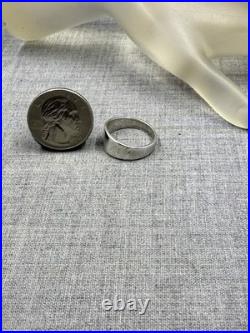 James Avery Narrow Tapered Graduated Sterling Silver. 925 Ring Size 8