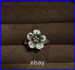 James Avery Retired Flower Ring with 18kt Gold Center! Size 7.5