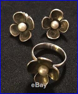 James Avery Retired Pearl Petal Flower Ear Posts & Ring Set Size 7.25