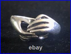 James Avery Sterling Silver VINTAGE RETIRED 3D Clasping Hands Ring Size 4.5 James Avery Sterling Silver VINTAGE RETIRED 3D Clasping Hands Ring Size 4.5
