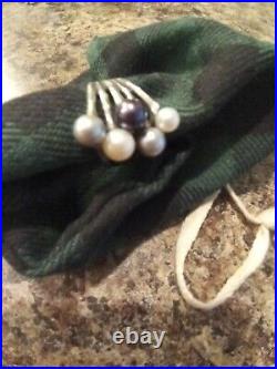 Rare retired james avery Pearl Ring