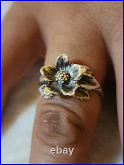 Retired James Avery Christmas Flower Ring Size 8. 75