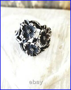 Retired James Avery Rare Heavily Oxidized Flower Ring So PRETTY! Size 7.75