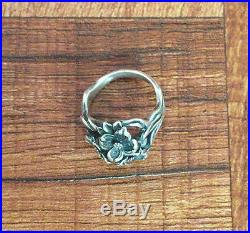 Retired James Avery Sterling Silver Dogwood Flower Ring Size 7.925