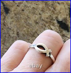 Retired James Avery Sterling Silver Size 8 Fish Ring