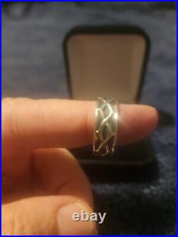 Retired James Avery ring 8.25