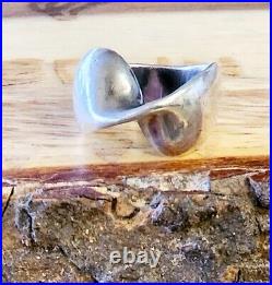 Vintage James Avery Twist Sculpted Bow Ring Size 8 NEAT Piece! Retired withJA Box